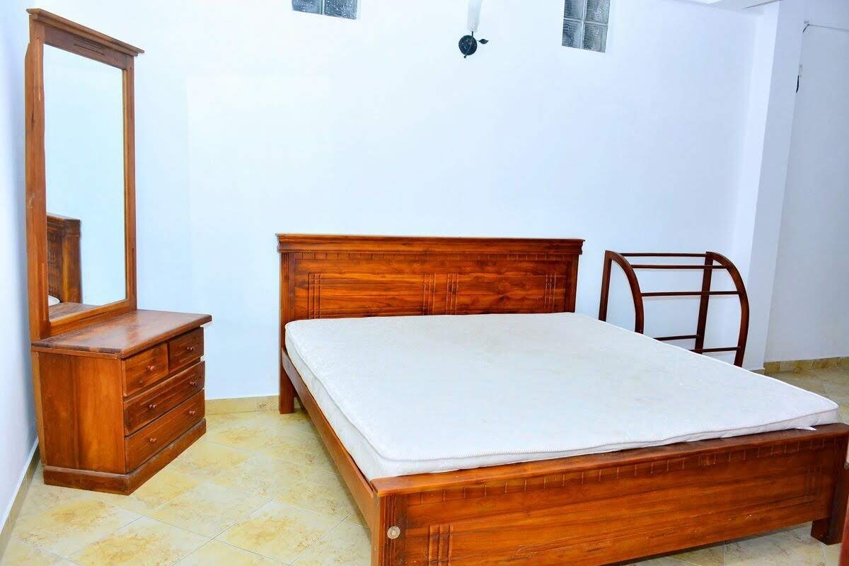 Modern 3-Bedroom Apartment for Sale on Laurie’s Road, Colombo 4 – Secure & Well-Maintained - Gallery