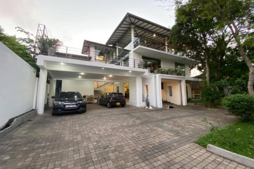 Luxury House for Sale in Kirullapona, Colombo 05