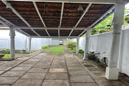 La cresta Housing complex Nawala