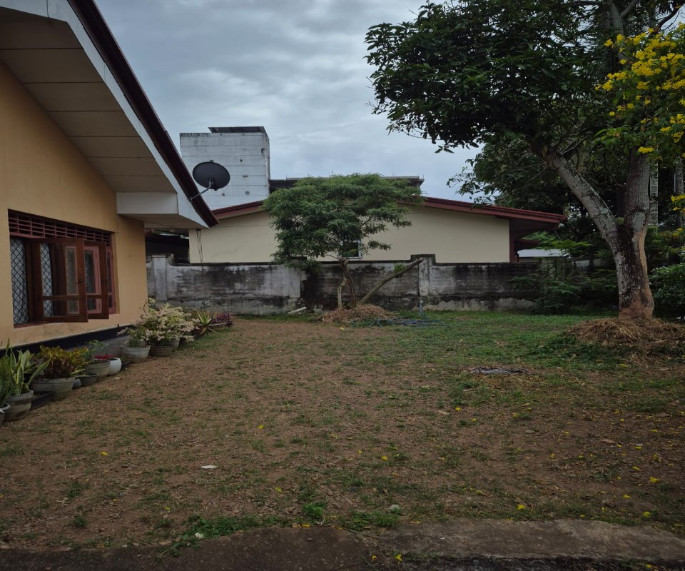 5 Bedroom House at Maharagama - Gallery